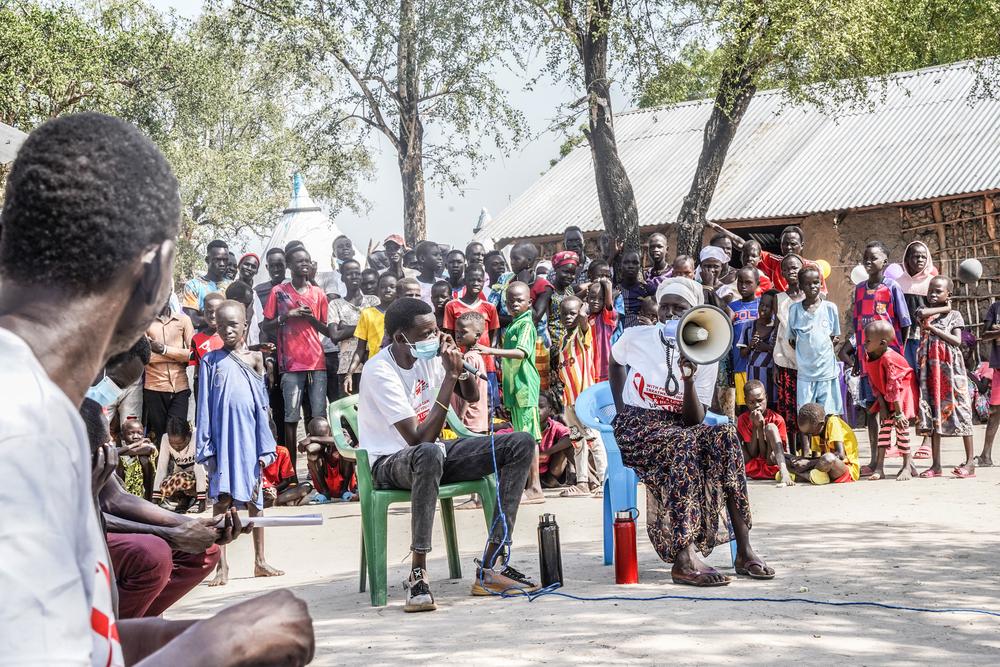 Members of the community and local MSF