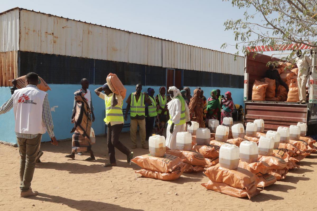 Food distribution in South Darfur