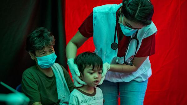 Tuberculosis in Tondo, Manila - Ezra Acayan