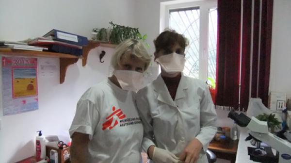 Laborspezialistin Christa Rabeck berichtet von ihrem Einsatz mit Ärzte ohne Grenzen in Abchasien am Schwarzen Meer.